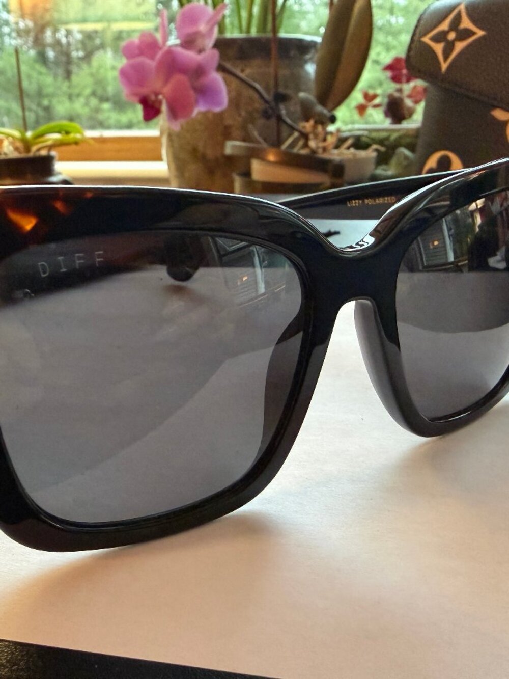 DIFF Lizzy Sunglasses - Picture 8 of 13